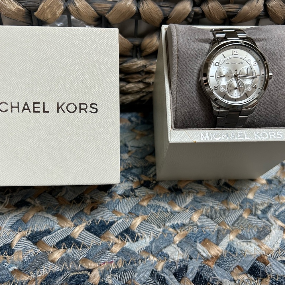 Giftable! Michael Kors Women’s Silver Watch (like new condition)
